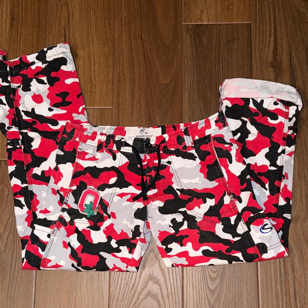 Ohio State Buckeyes Women's Camo cargo pants/capris